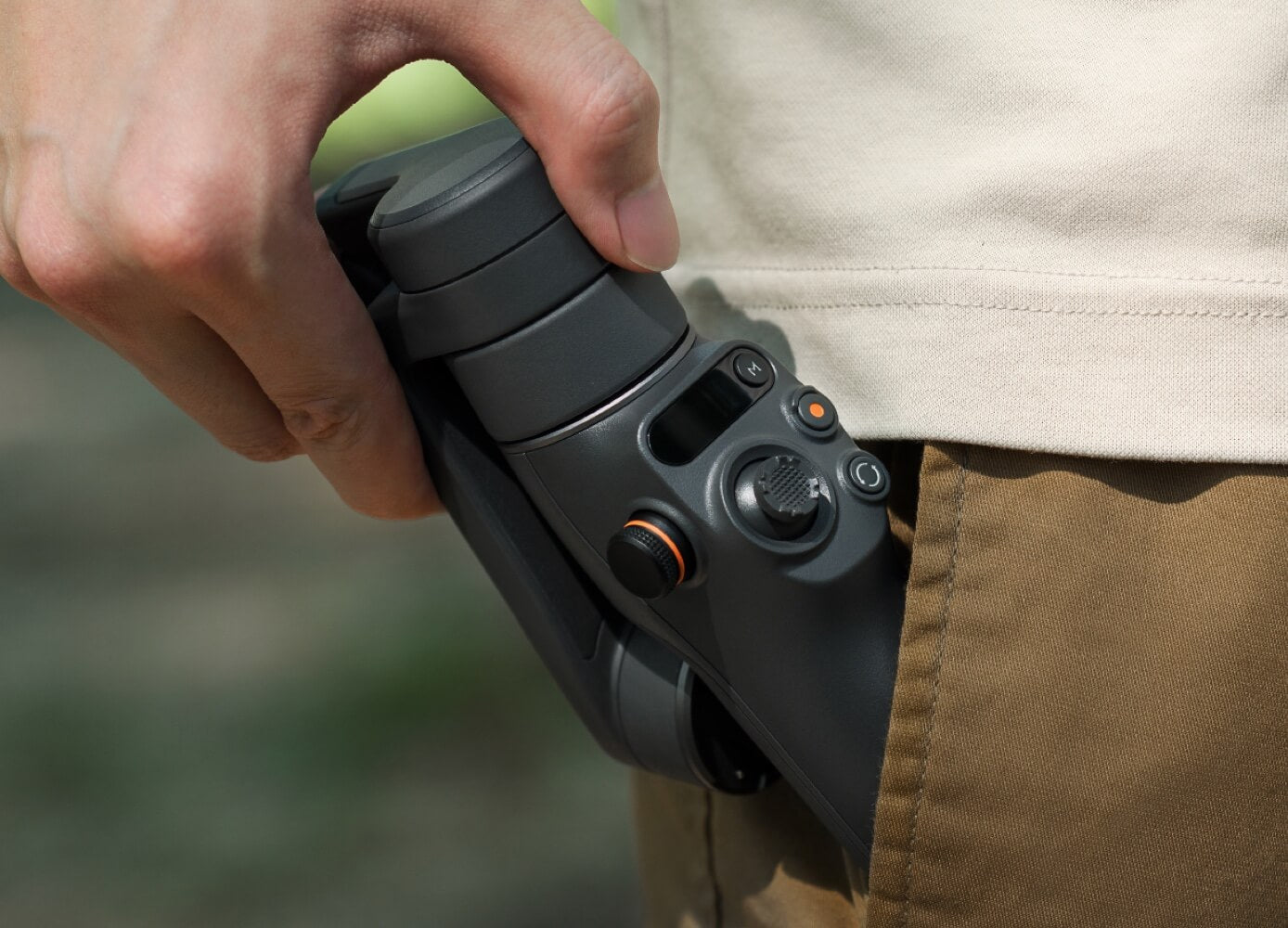 DJI -- OSMO Mobile 6 Stabilizer